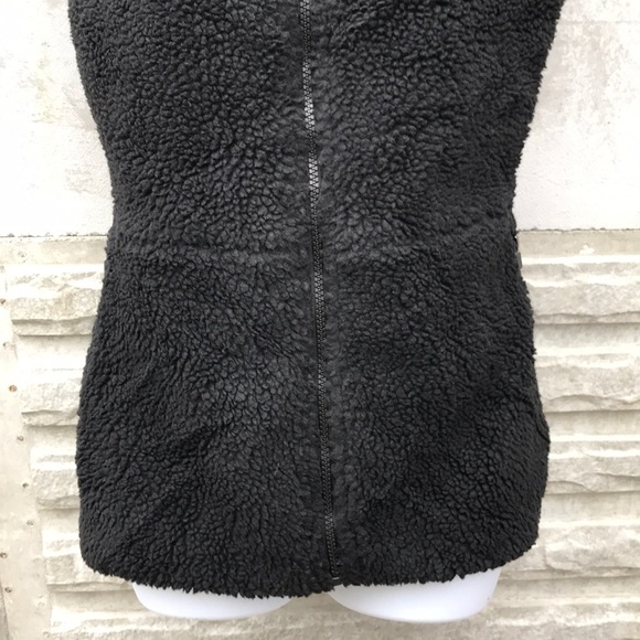 Fabletics Sedona Fleece Vest - Picture 4 of 10